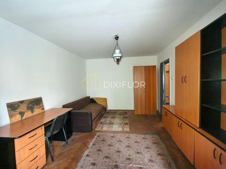 Apartament cu 3 camere decomandat, mobilat în 22 Decembrie 1989