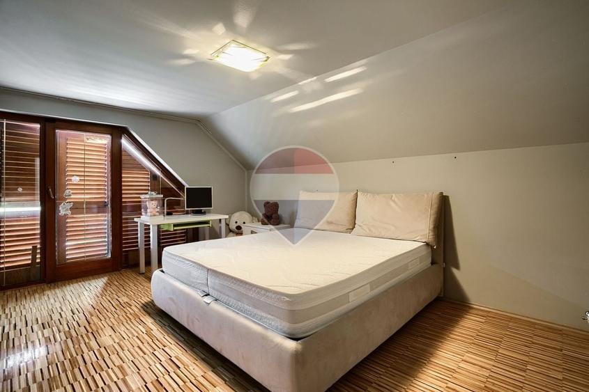 Casă individuală cu 7 camere cu Piscina în Nord