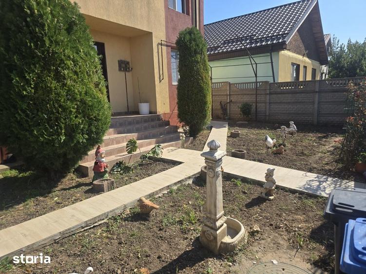 Casă cu 6 camere cu Teren 300 Mp în Sud