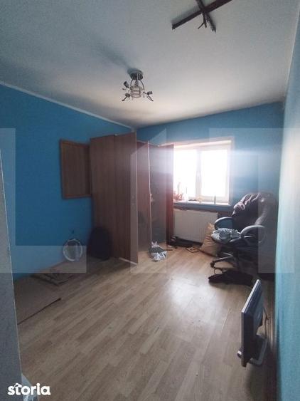 Apartament cu 3 camere semidecomandat în Central