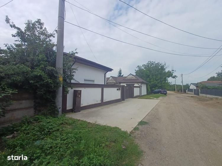 Casă cu 4 camere în Cetatea