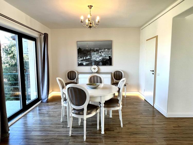 Apartament cu 4 camere decomandat în Exterior Vest