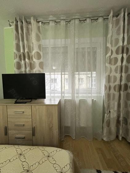 Apartament cu 3 camere semidecomandat în Dacia