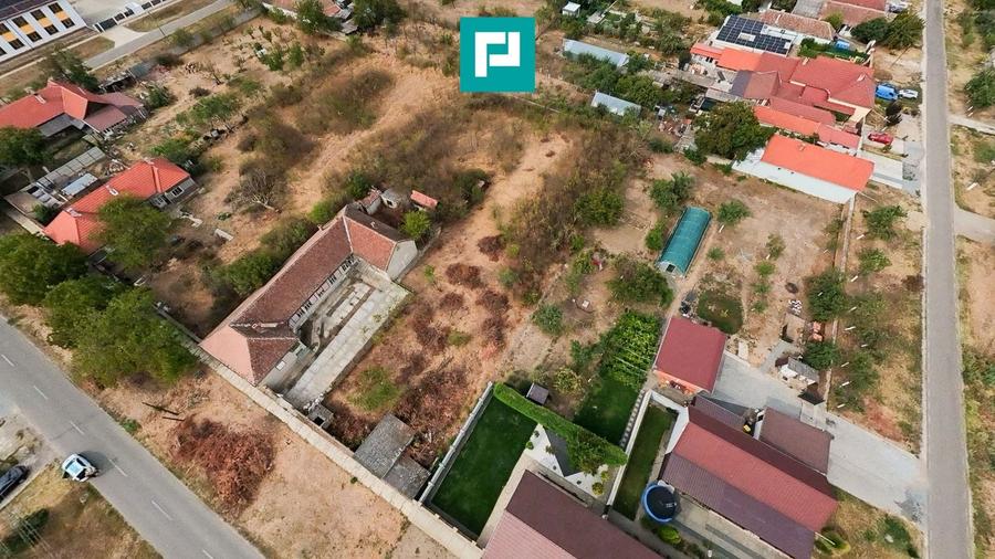 Teren Construcții intravilan de 1440 mp, în Central