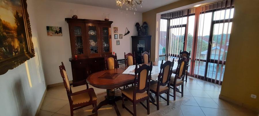 Casă individuală cu 6 camere cu Piscina în Livezeni