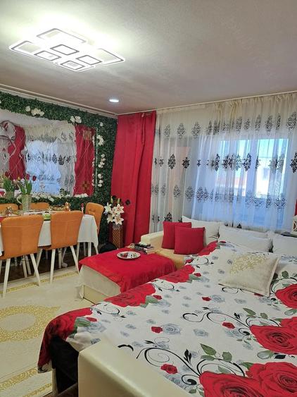 Apartament cu 2 camere semidecomandat în Pod
