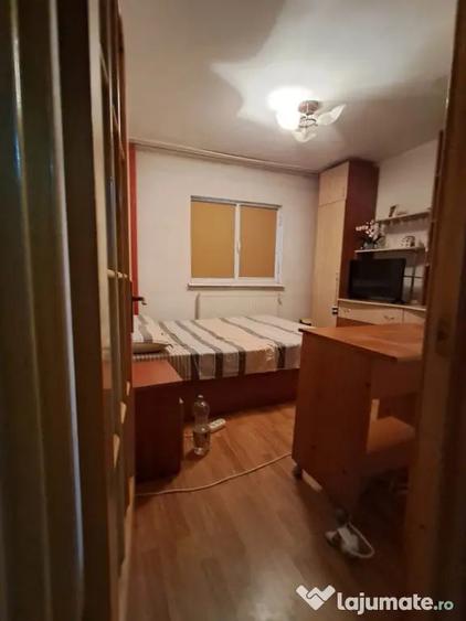 Apartament cu 3 camere decomandat în Metalurgie
