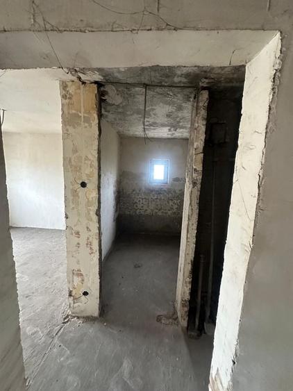 Apartament cu 3 camere decomandat în Croici