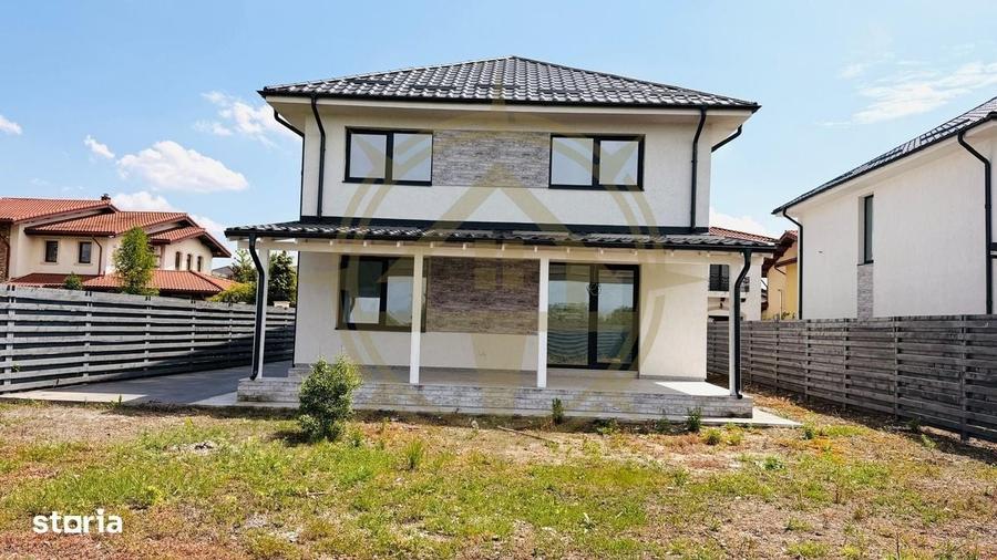 Casă cu 4 camere în Ostratu