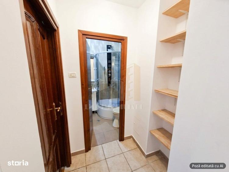Apartament cu 4 camere semidecomandat în Triaj