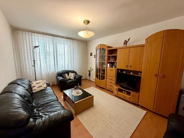 Apartament cu 2 camere decomandat, mobilat în Central