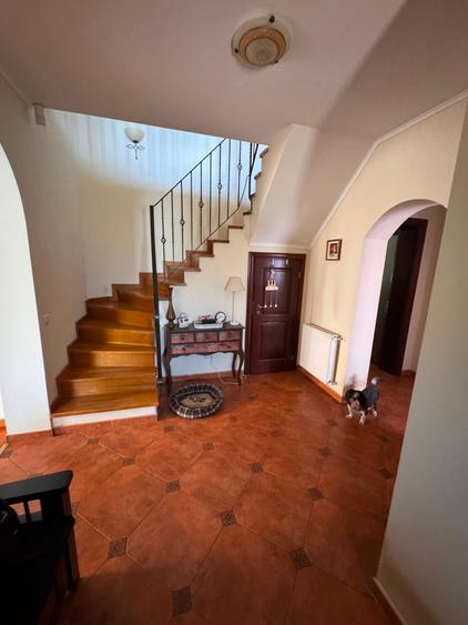 Casă individuală cu 5 camere cu Teren 500 Mp în Domnești