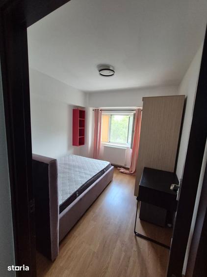Apartament cu 3 camere semidecomandat în Nicolina