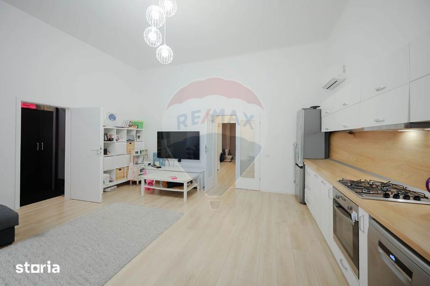 Apartament cu 3 camere, mobilat în Ultracentral