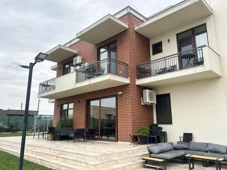 Casă cu 4 camere cu Teren 1500 Mp în Central