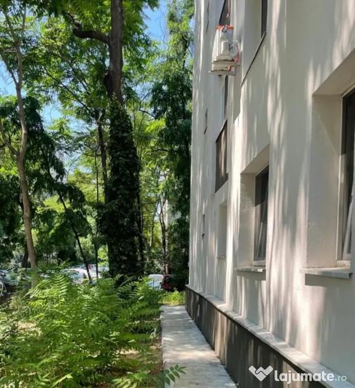 Apartament cu 2 camere semidecomandat în Crângași