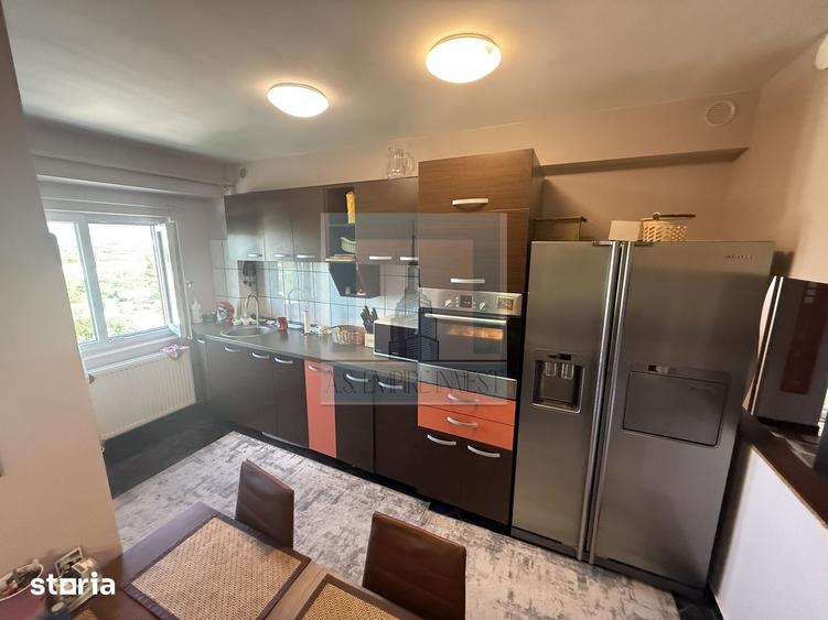 Apartament cu 4 camere decomandat, mobilat în Triaj