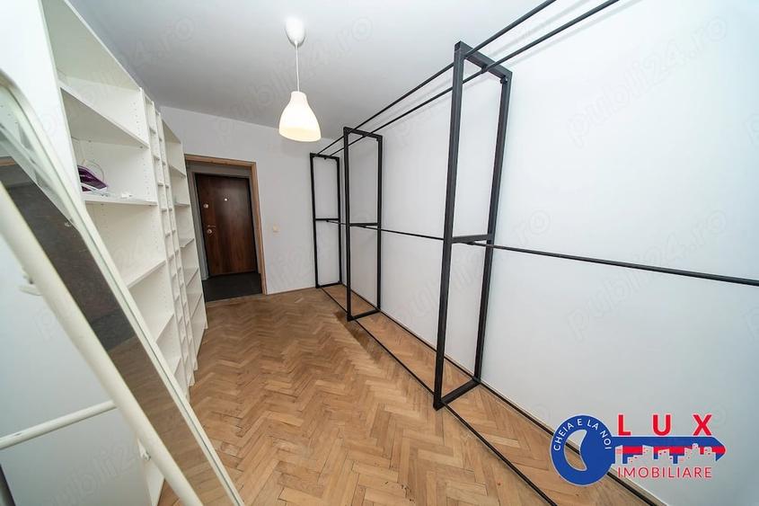 Apartament cu 3 camere semidecomandat în Faleză