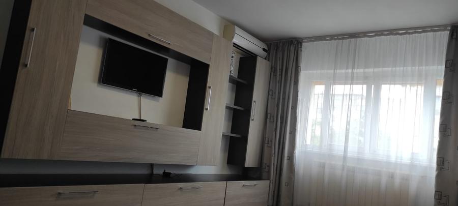 Inchiriere 2 camere,plan 2,linistit/luminos,decomandat,mobilat/utilat,2 Ac , - 1