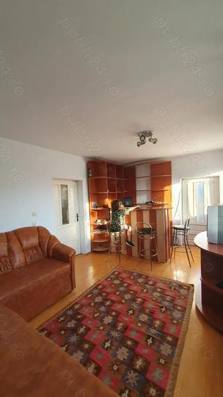 Casă cu 5 camere cu Teren 300 Mp în Central