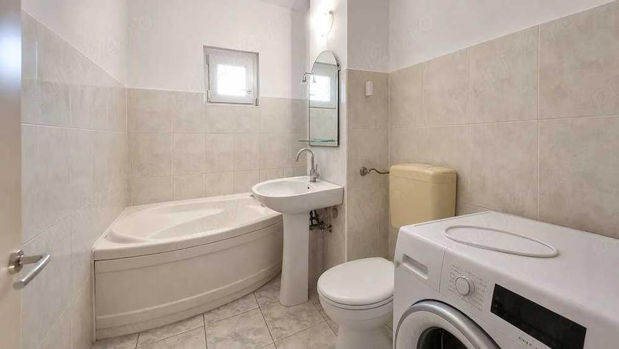 Apartament cu 3 camere decomandat în Complex Studențesc