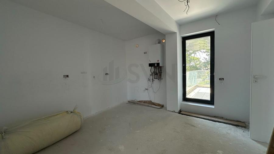 Apartament cu 5 camere decomandat în Parcul Carol