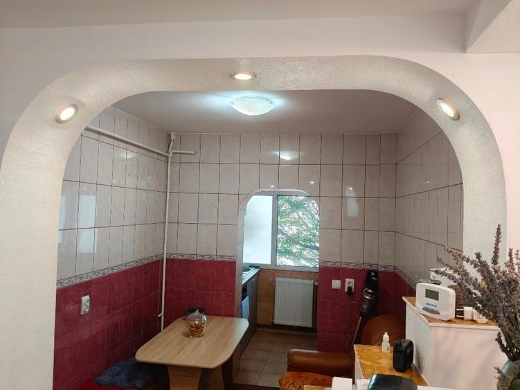 Apartament cu 2 camere decomandat, mobilat în Tătărași