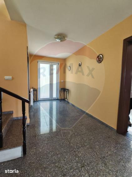 Casă cu 5 camere cu Teren 500 Mp în Hărman