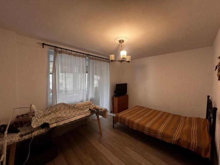 Apartament cu 3 camere decomandat în Iancului