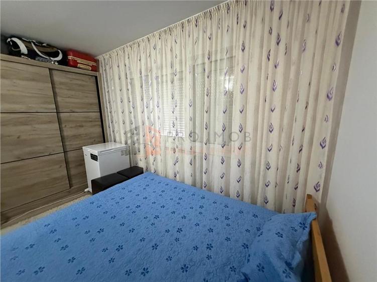 Apartament cu 2 camere semidecomandat, mobilat în Berca