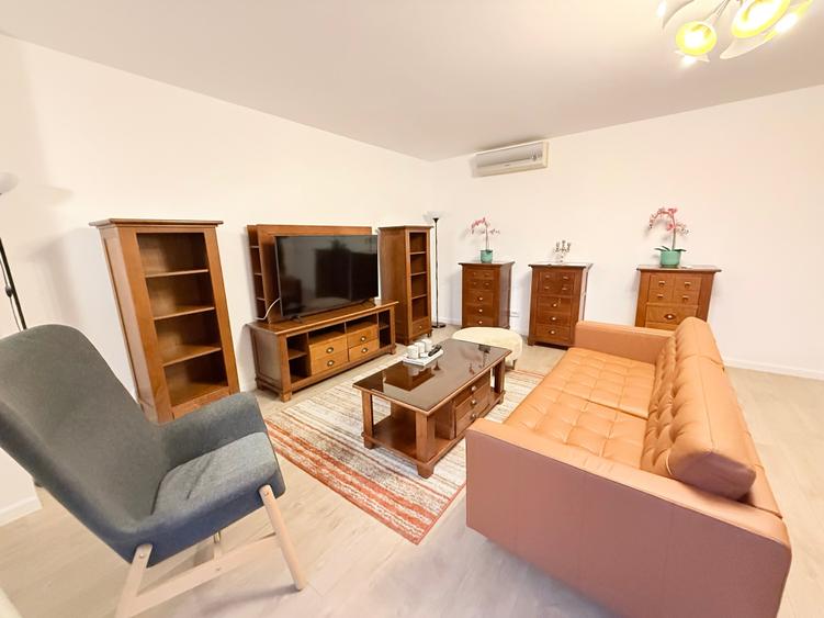 Apartament cu 3 camere decomandat, mobilat în P-ța Alba Iulia