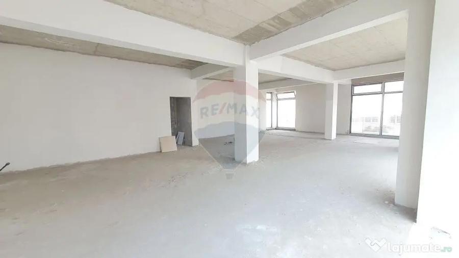 Spațiu comercial, de 91 mp, în Central