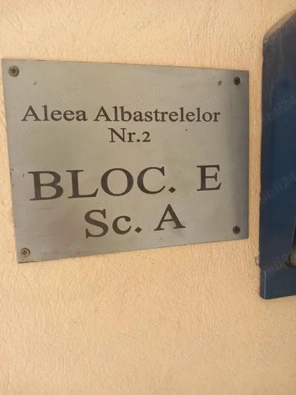 Garsonieră decomandată în Far