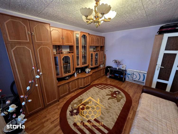 Apartament cu 3 camere in zona centrala - Filiasi - 6