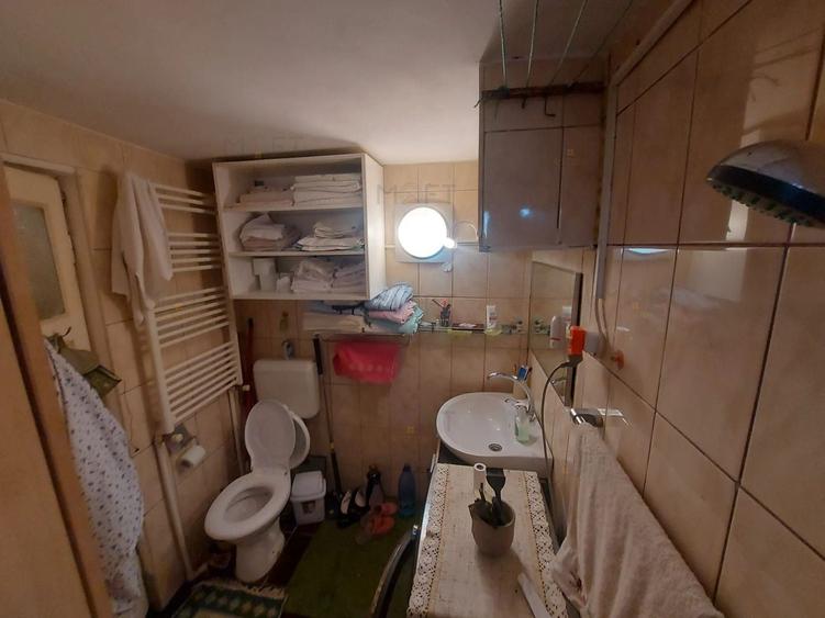 Casă individuală cu 2 camere cu Canalizare în Banu Manta