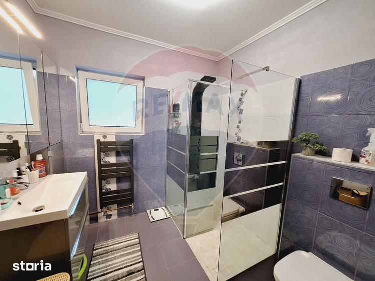 Casă cu 5 camere cu Teren 2100 Mp în Hidiș