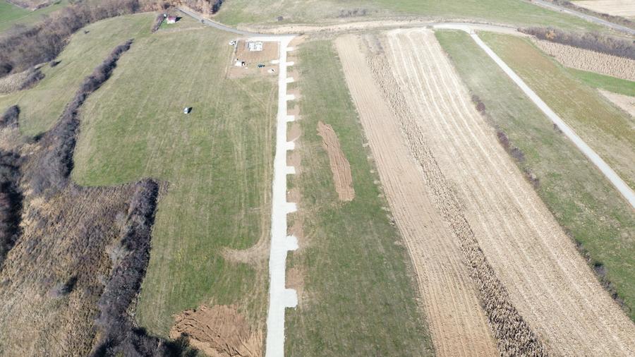 Teren agricol extravilan de 716 mp, în Roșia