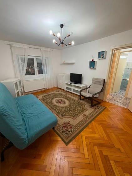 Apartament cu 2 camere semidecomandat, mobilat în Complex Studențesc