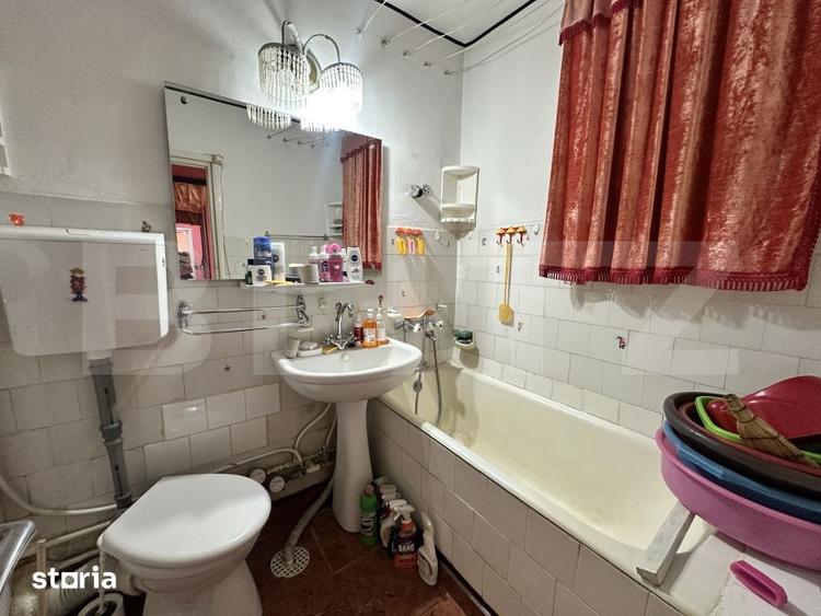 Apartament cu 3 camere decomandat în Valea Rosie