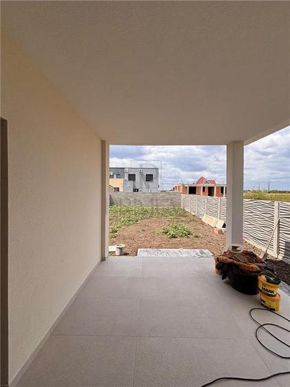 Duplex cu 4 camere cu Canalizare în Moșnița Nouă