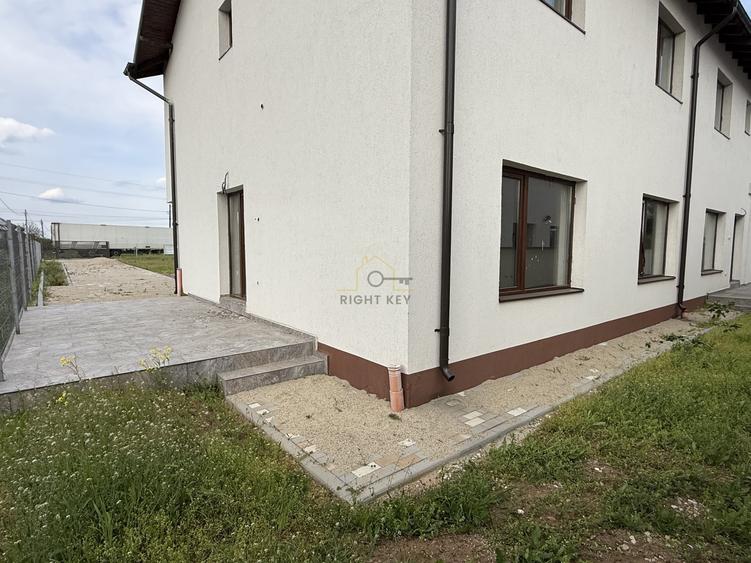 Duplex cu 5 camere cu Canalizare în Dragomirești-Deal