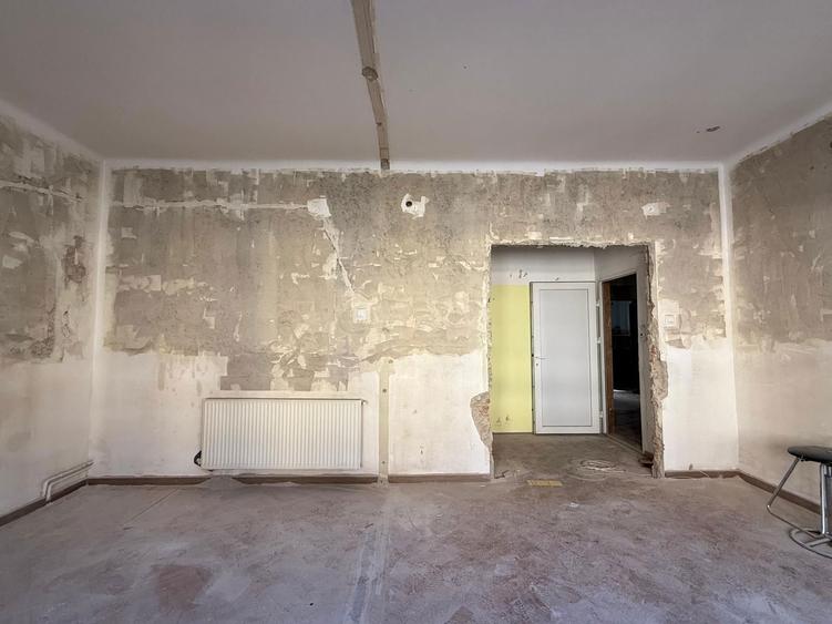 Apartament cu 3 camere decomandat în Centrul Istoric