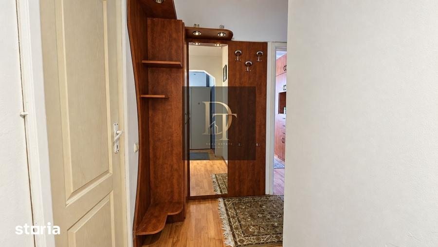 Apartament cu 2 camere decomandat în Schei