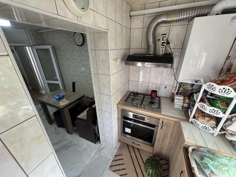 Apartament cu 3 camere decomandat, mobilat în Inel II