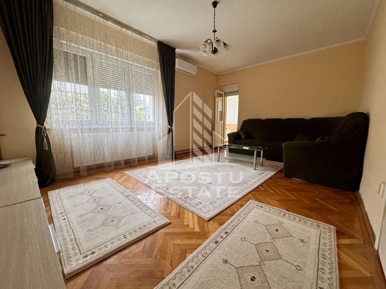Apartament cu 3 camere decomandat, mobilat în Traian