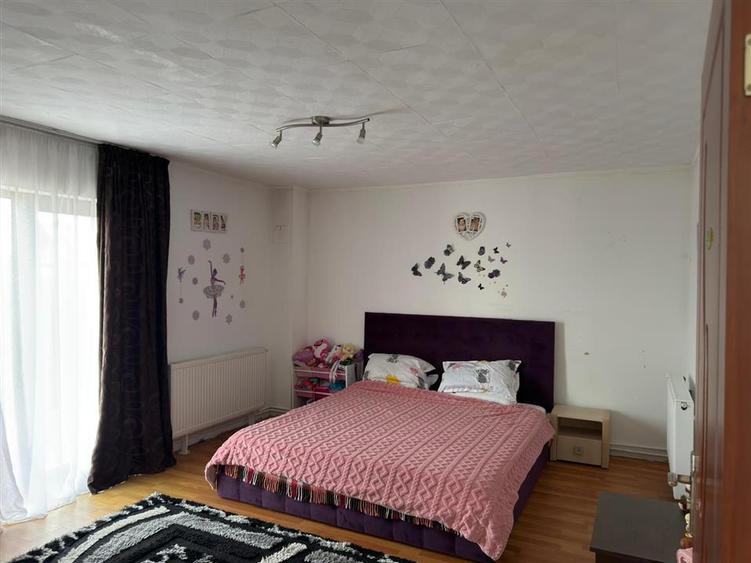 Casă individuală cu 6 camere cu Teren 517 Mp în Strejnicu