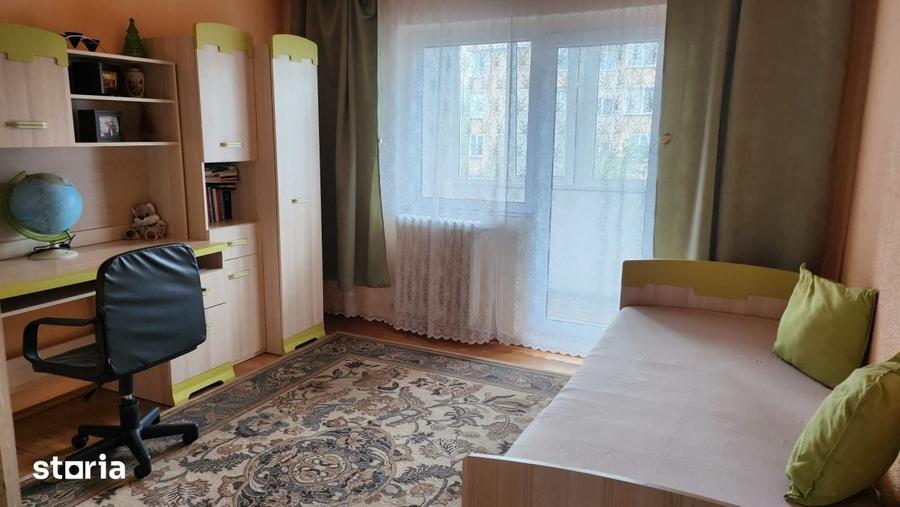 Apartament cu 3 camere în Traian