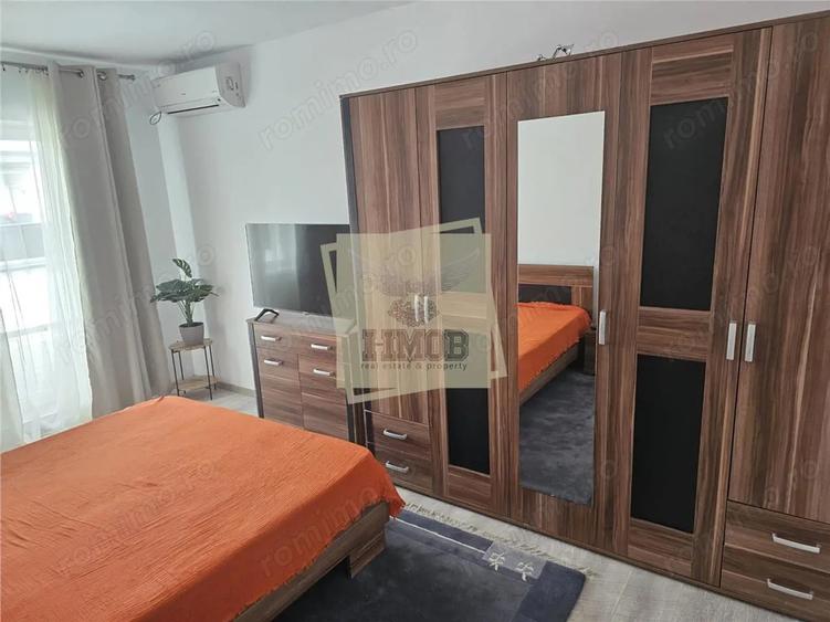 Apartament cu 4 camere, mobilat în Central