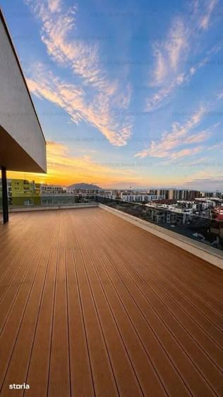 Apartament cu 3 camere decomandat în Tractorul