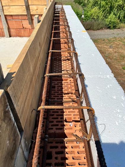 Casă cu Teren 720 Mp în Sânandrei